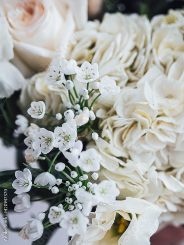 white wedding bouquet