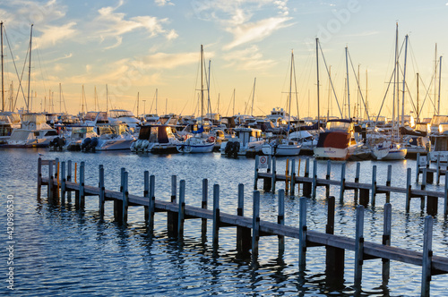 Fotografía Boats moored at sunset in the Hillarys marina - Perth, WA, Australia