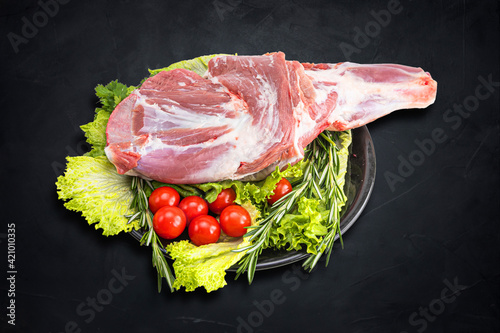 Fresh and raw meat