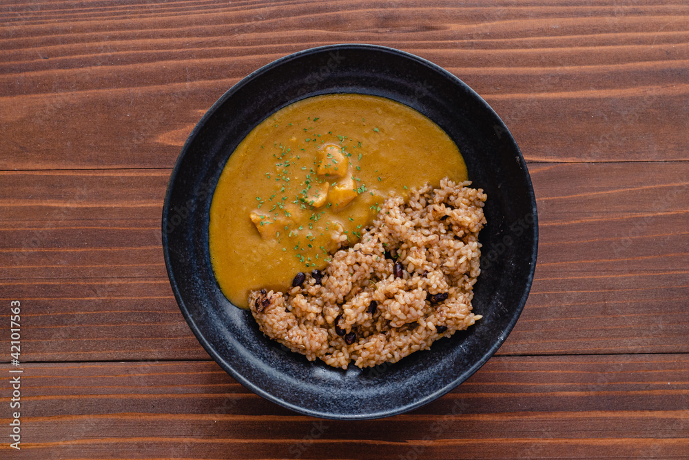 寝かせ玄米とカレー 寝かせ玄米とカレー