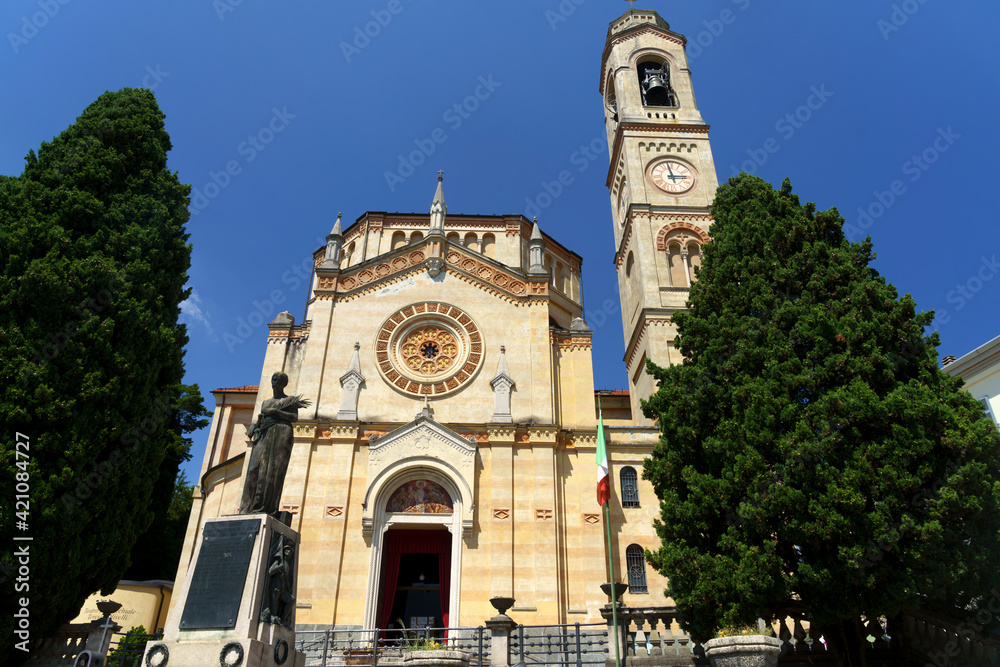 Obraz premium Old church at Tremezzo, Italy