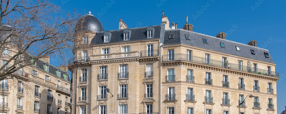Neuilly-sur-Seine, luxury buildings in the center

