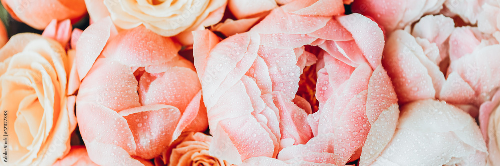 Fototapeta premium Fresh bunch of pink peonies and roses