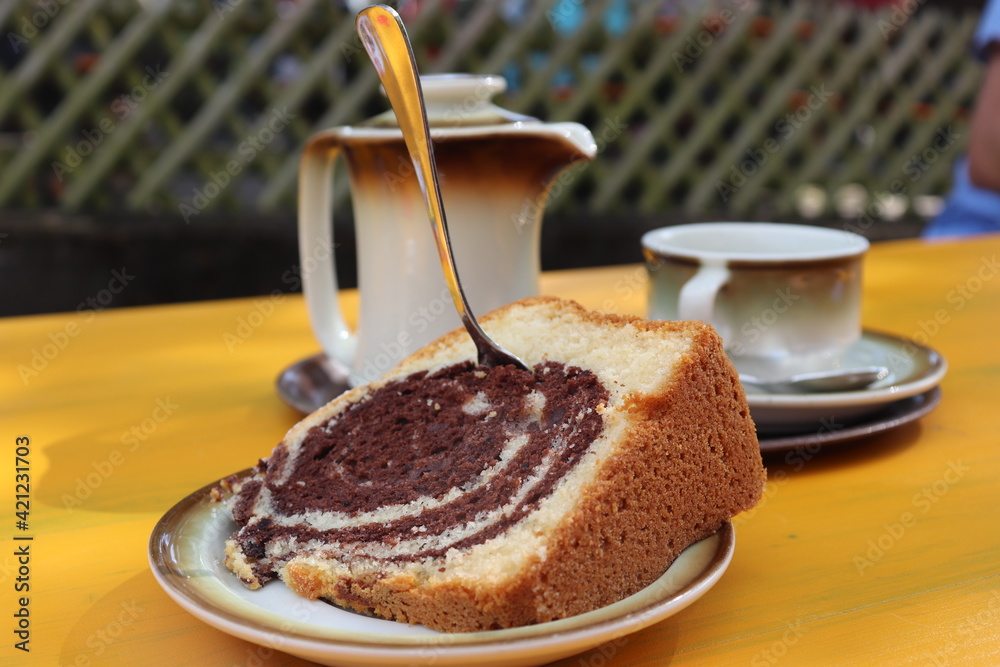 Marmorkuchen Rührkuchen Stück aufgeschnitten Kuchen Stock-Foto | Adobe ...