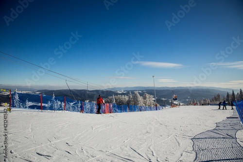 Zima stok narciarski wyciąg Polski krajobraz 