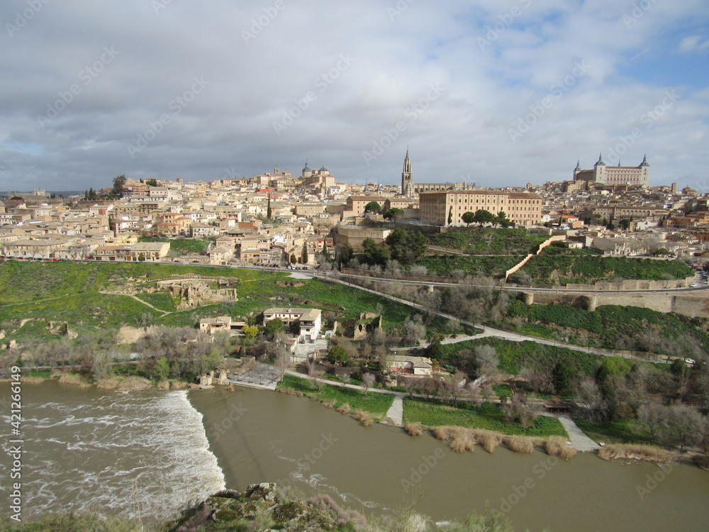 View overlooking scenery in Toledo, Spain with the river Tagus in sight View overlooking scenery in Toledo, Spain with the river Tagus in sight