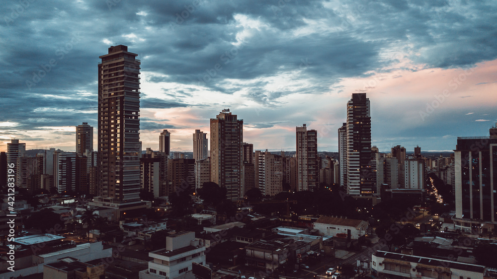 Obraz premium Sunset in big city Goiania, in Brazil. Skyline in dusk with skyscrapers. 