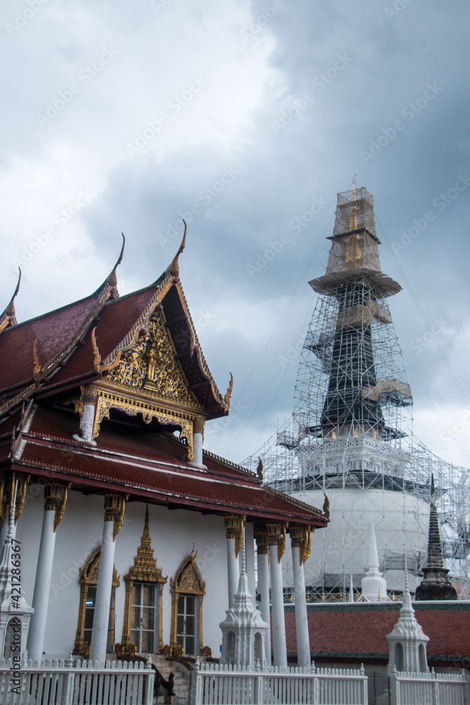 Naklejka premium Wat Phra Mahathat Woramahawihan