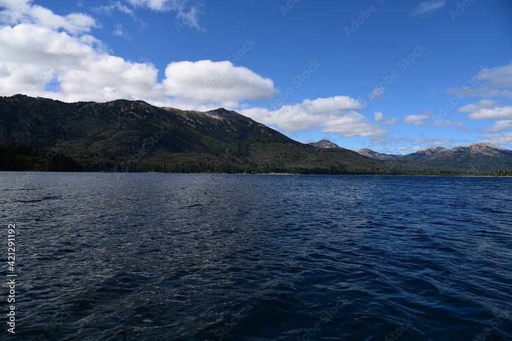 Montaña cielo lago azul Argentina patagonia