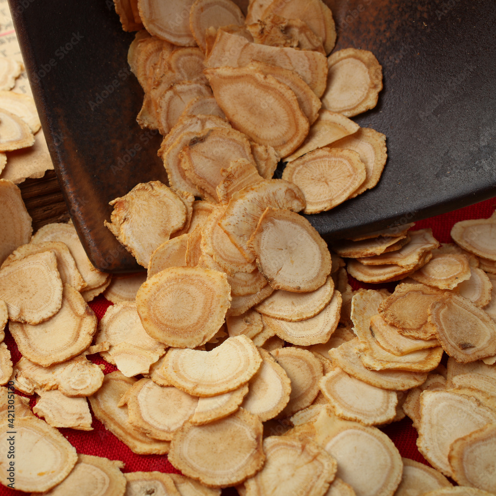 dry ginseng roots slices dry ginseng roots slices