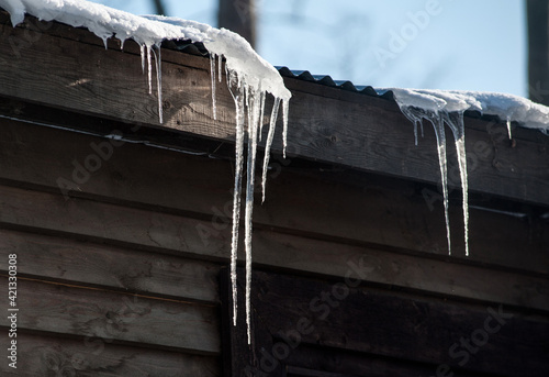 Obraz na płótnie icicles on a roof w salonie