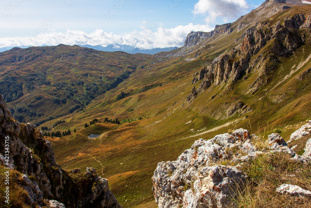 Obraz premium Mountain landscape, autumn sketches from tourist routes, recreation places for citizens.