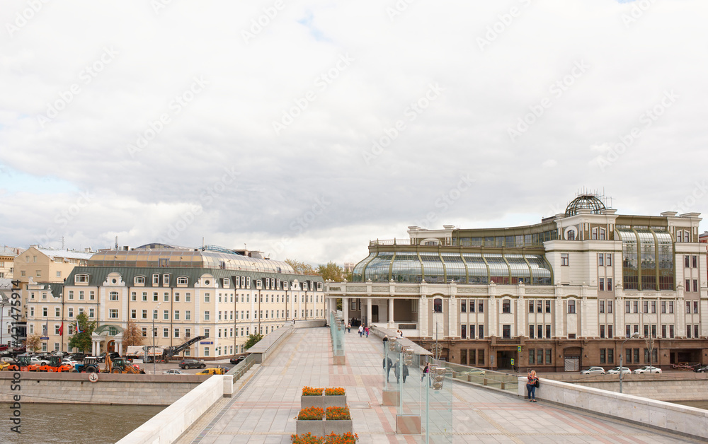 Obraz premium View of the Yakimanskaya embankments