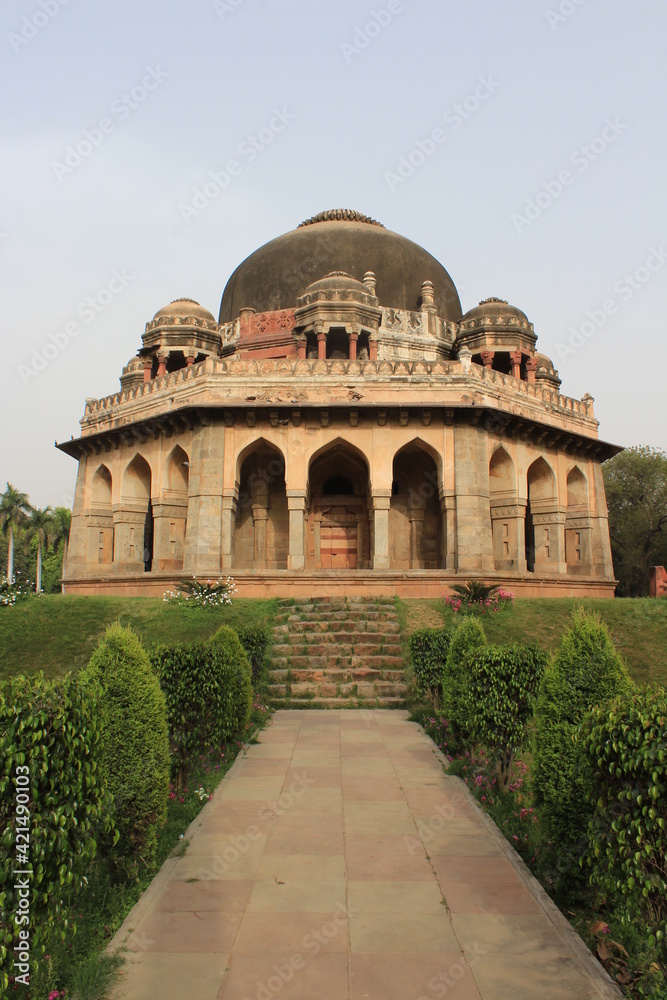 Fototapeta premium Tomb in Lodi Gardens, New Delhi, India