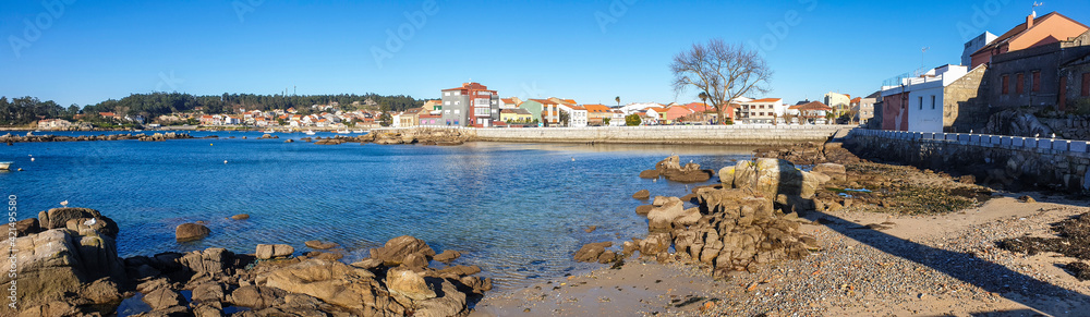 Fototapeta premium Arousa Island village