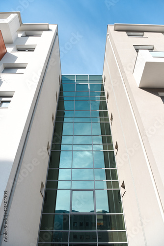 palazzo vetrata condominio grattacielo  © franzdell