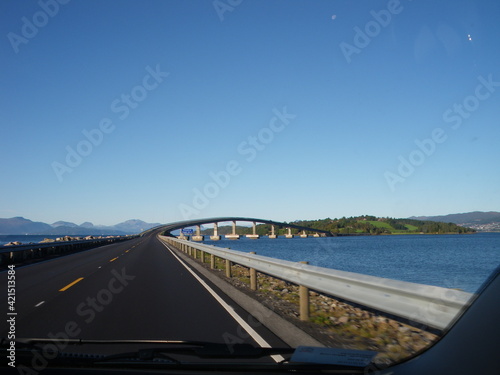 Atlanterhavsveien, Noruega. La carretera del Atlántico Norte. Realmente peligrosa en invierno peroa la vez espectacular.