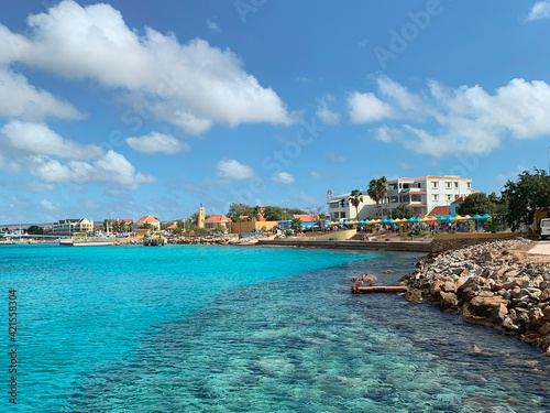 Fototapeta Naklejka Na Ścianę i Meble -  Tropical island. Caribbean beach. Turquoise crystal water