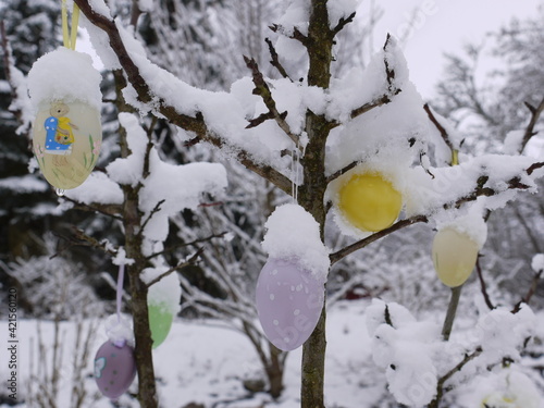 Ostereier im Schnee