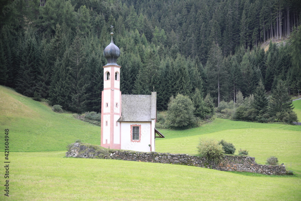 Bergkirche im Villnößtal  