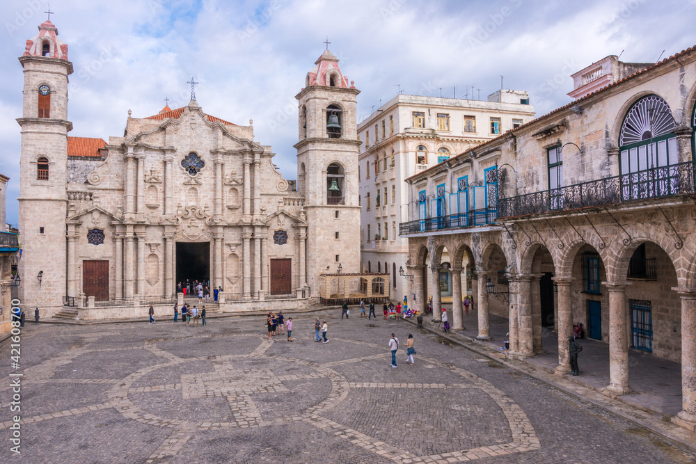 Plaza y catedral de La Habana, en el centro histórico de la ciudad