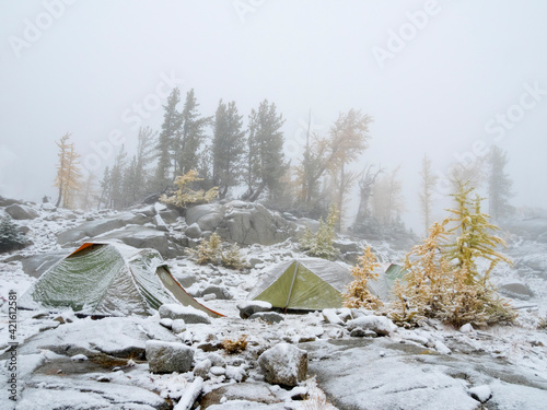 USA, Washington State. Alpine Lakes Wilderness, Enchantment Lakes, Snowy camp site