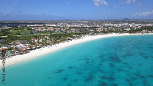 Beach in Aruba drone perspektive © Michael