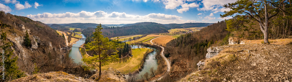 Naklejka premium Spring hike in the Danube Valley near Sigmaringen