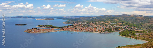 Fototapeta Naklejka Na Ścianę i Meble -  Primosten Chorwacja panorama z lotu ptaka