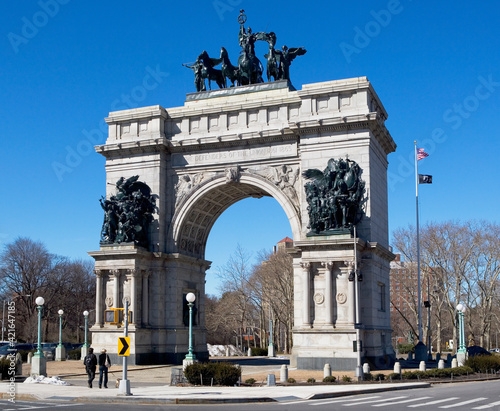 Monument of soldiers and sailors on stone arch photo