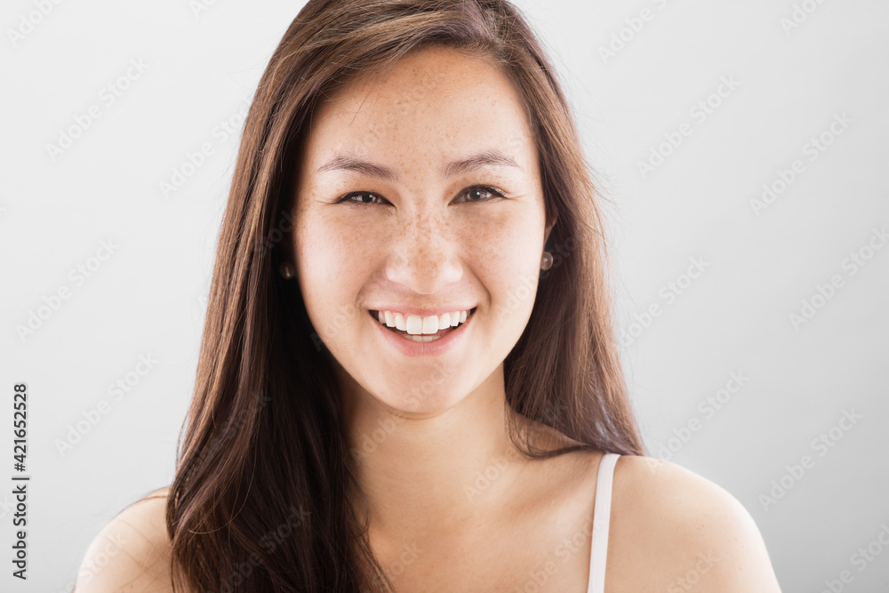 Pretty brunette woman Pretty brunette woman