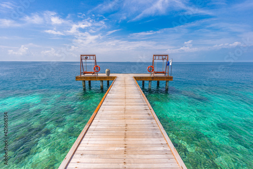 Fototapeta Naklejka Na Ścianę i Meble -  A pier on Olhuveli island, Maldives