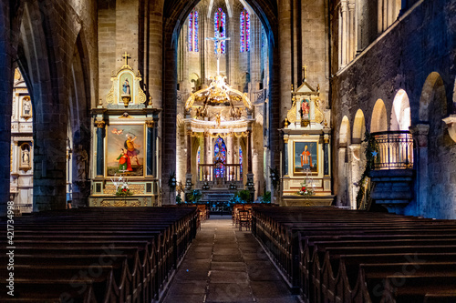 Allée centrale de l'autel de l'église Saint-Sauveur - Dinan