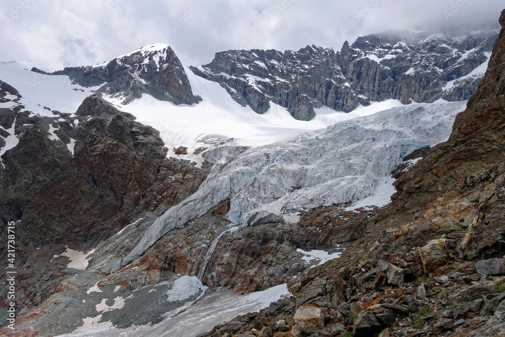 Obraz premium Mountain landscape between Chamonix and Zermatt (Alps)