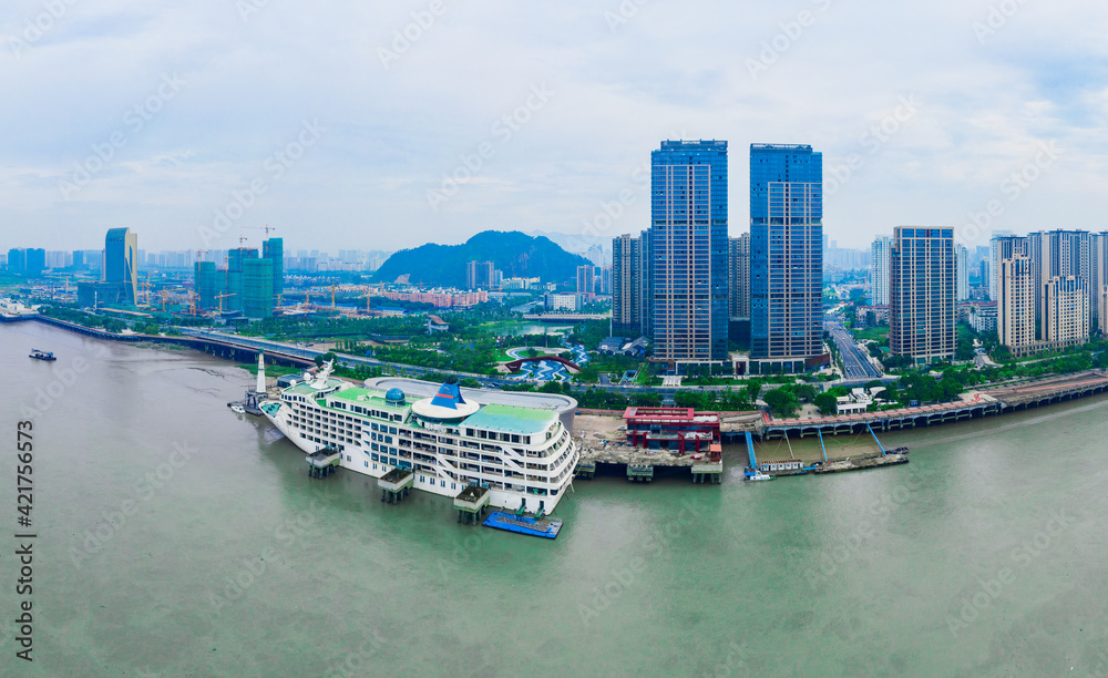 Fototapeta premium Scenery of Oujiang Wharf in Wenzhou City, Zhejiang Province, China