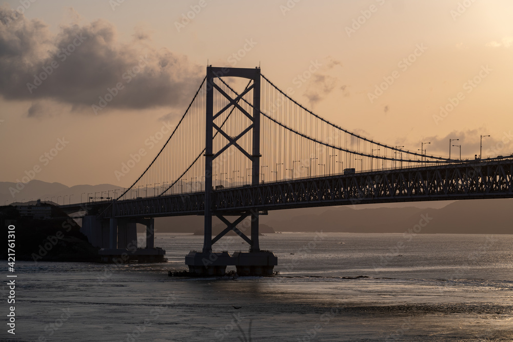 Obraz premium 大鳴門橋の朝