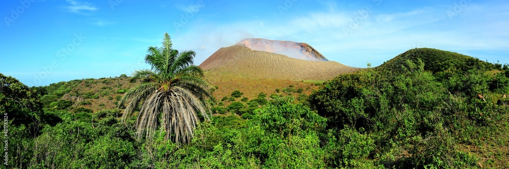 Sur le volcan Telica au Nicaragua