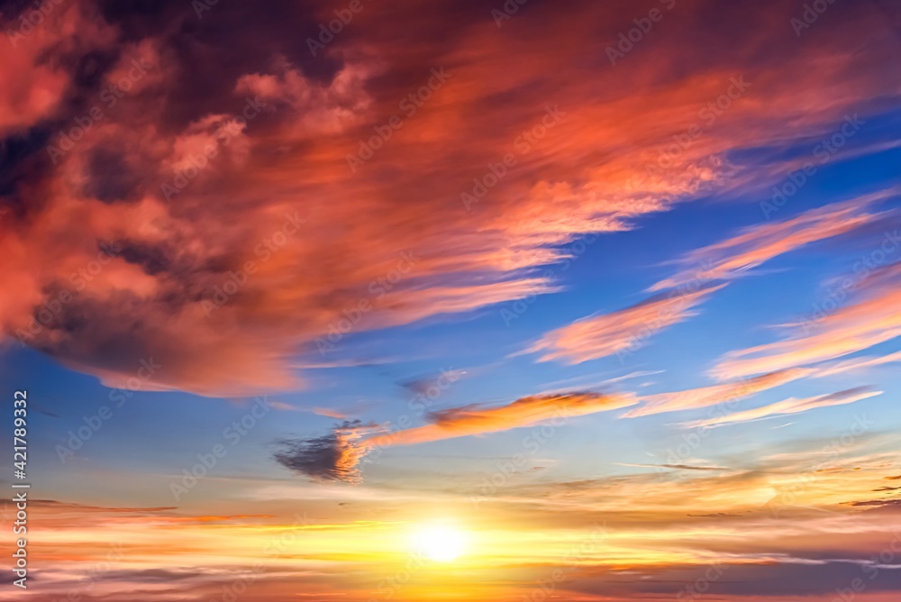 Obraz premium Beautiful heavenly landscape with the sun in the clouds . 