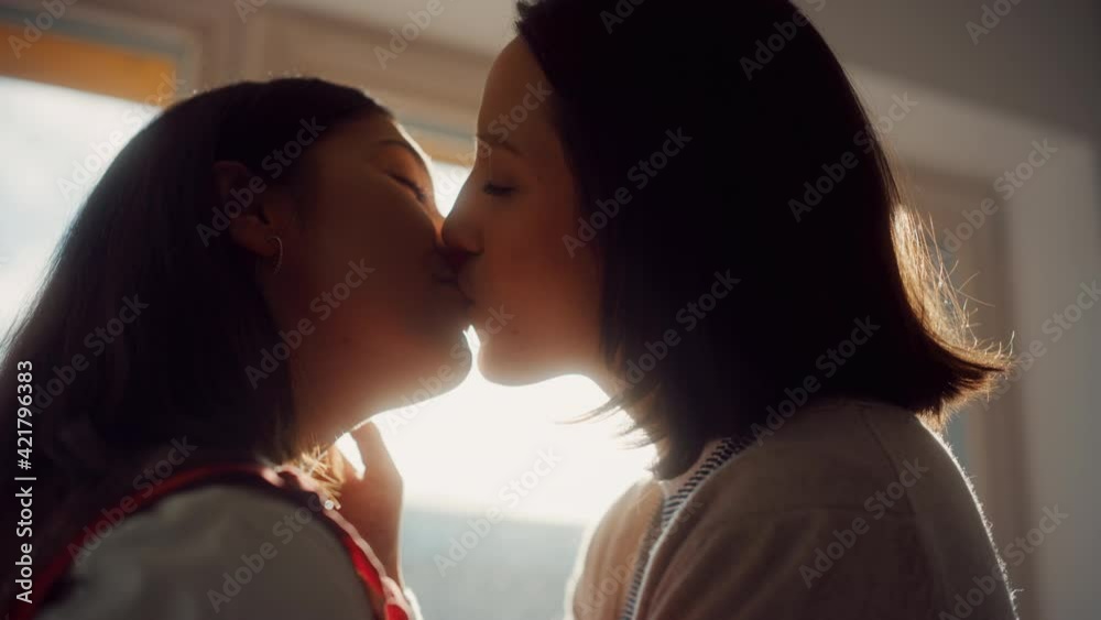 Инцест порно: ұлы трахает мама