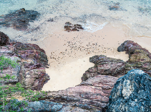 Obraz na płótnie Beautiful rocks on the seashore, seascape background w salonie