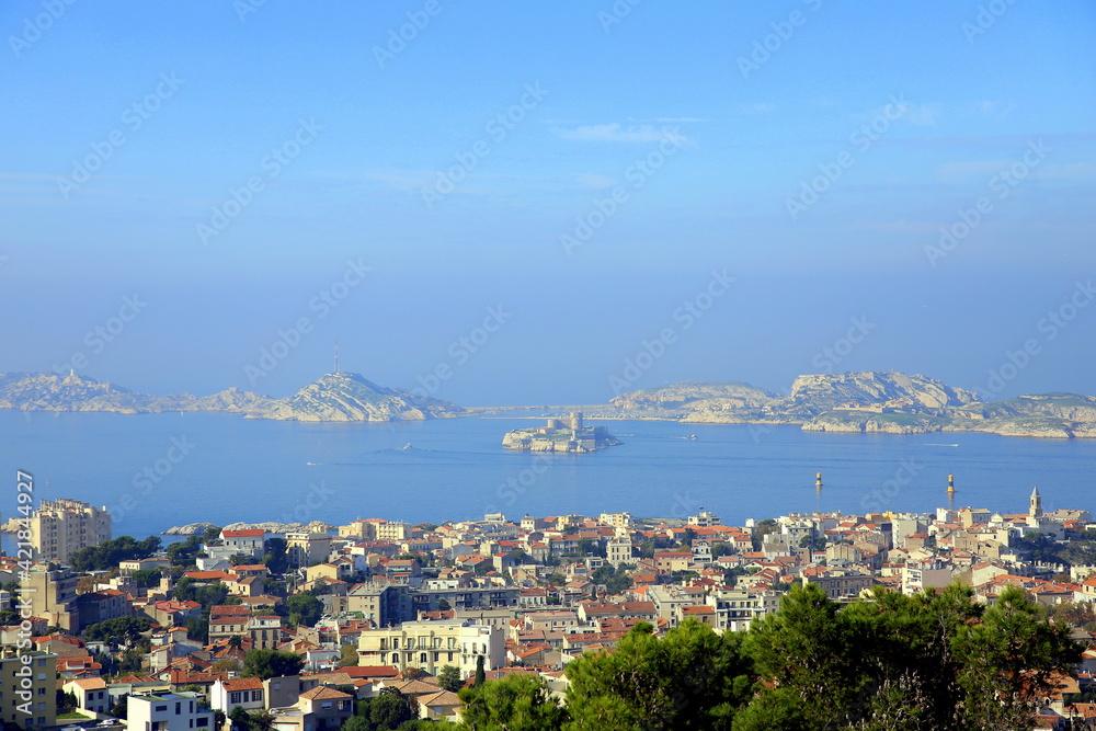 Obraz premium Top view of the gulf and the If island with its fortress, Parc National des Calanques, Marseille, France