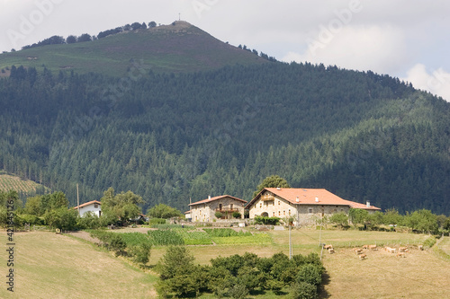 ALAVA.CASERIOS -ARQUITECTURA TRADICIONAL- EN EL VALLE DE ARAMAIO (DONDE CONFLUYEN LAS PROVINCIAS DE ALAVA Y GUIPUZKOA) photo