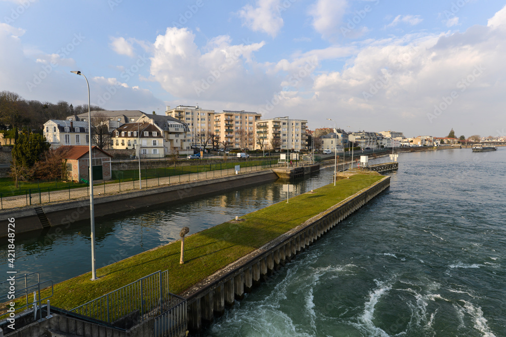 La Seine, écluse, Ablon sur Seine, Val de Marne, 94480