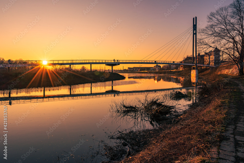 Brücke bei Sonnenuntergang