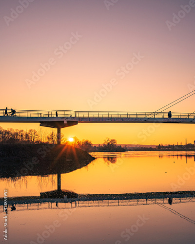 Brücke bei Sonnenuntergang 3 © Michael
