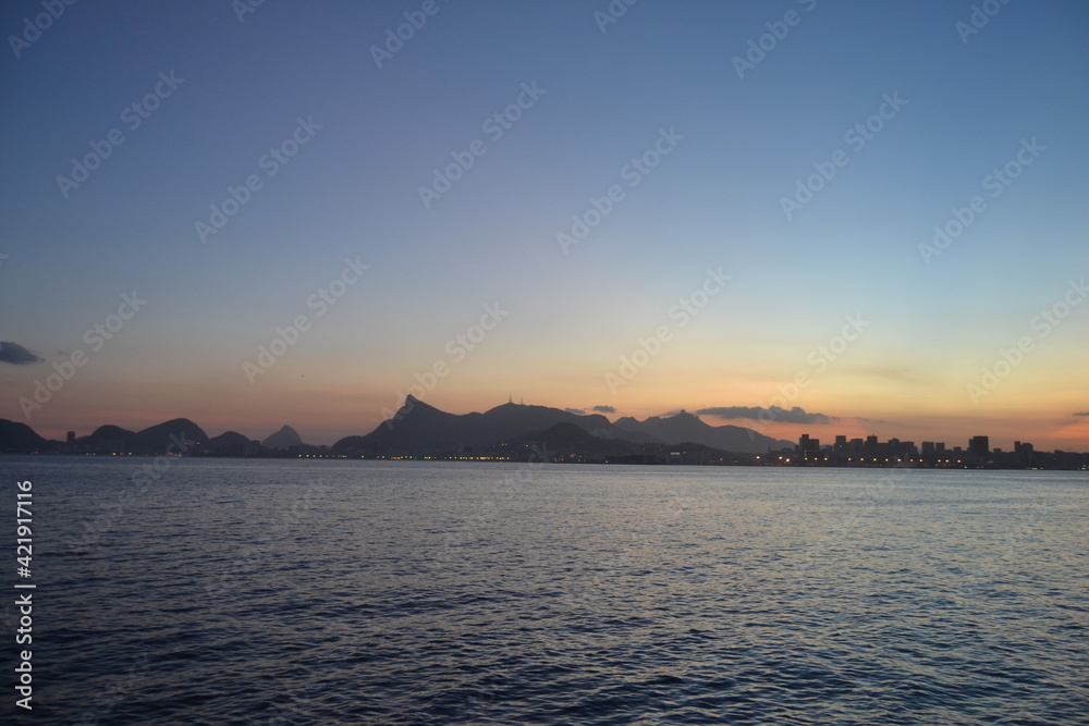 Cristo Redentor Visto a partir de Niterói Cristo Redentor Visto a partir de Niterói