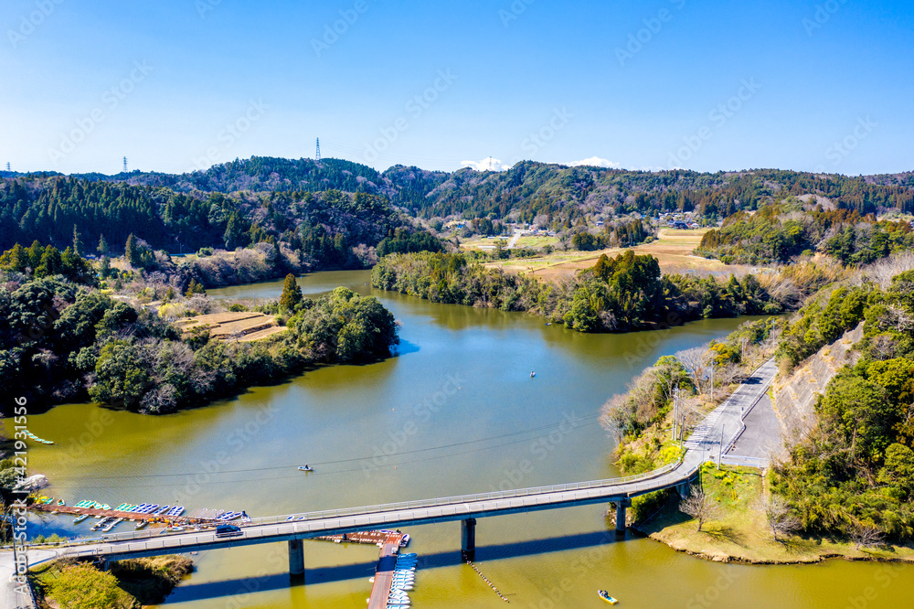 Obraz premium 亀山ダム 亀山湖（千葉県君津市）