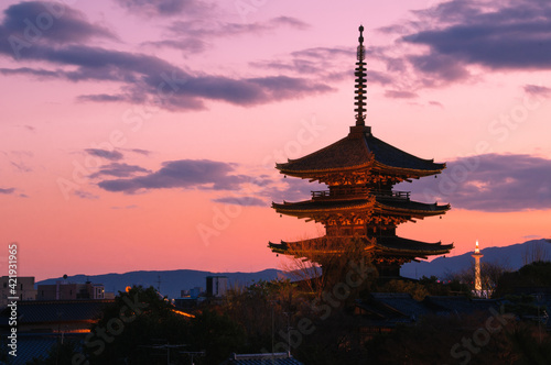 京都東山花灯路 八坂の塔ライトアップ