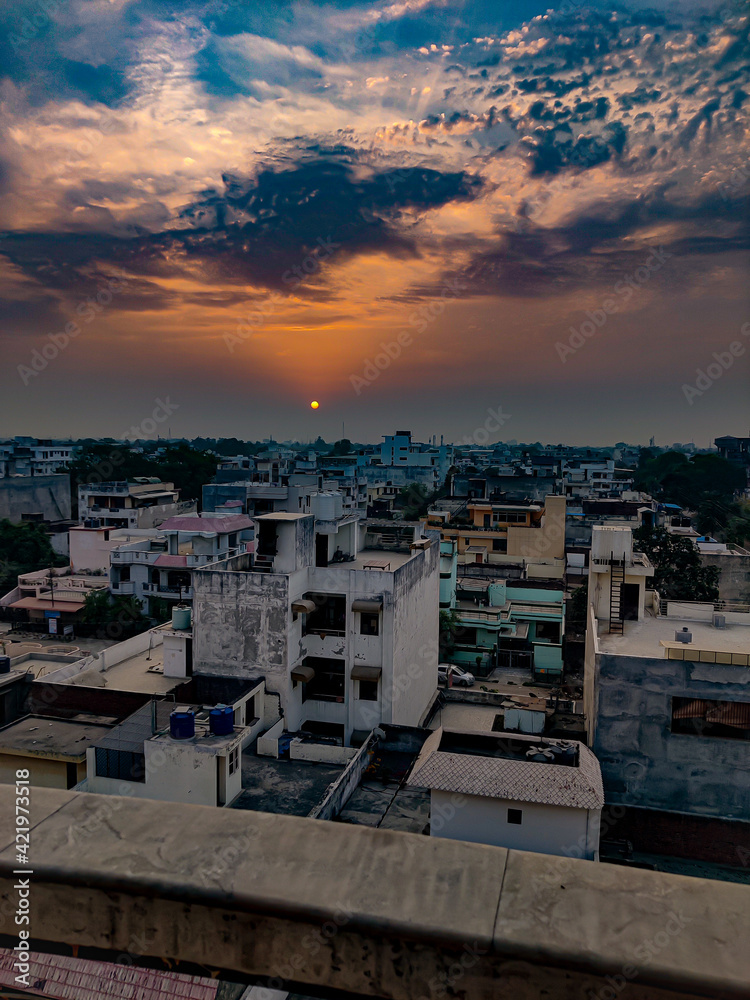 Fototapeta premium sunrise over the city