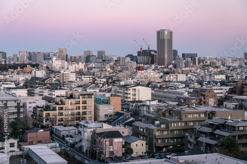 東京の風景：夕方の目黒区の東の空、冬